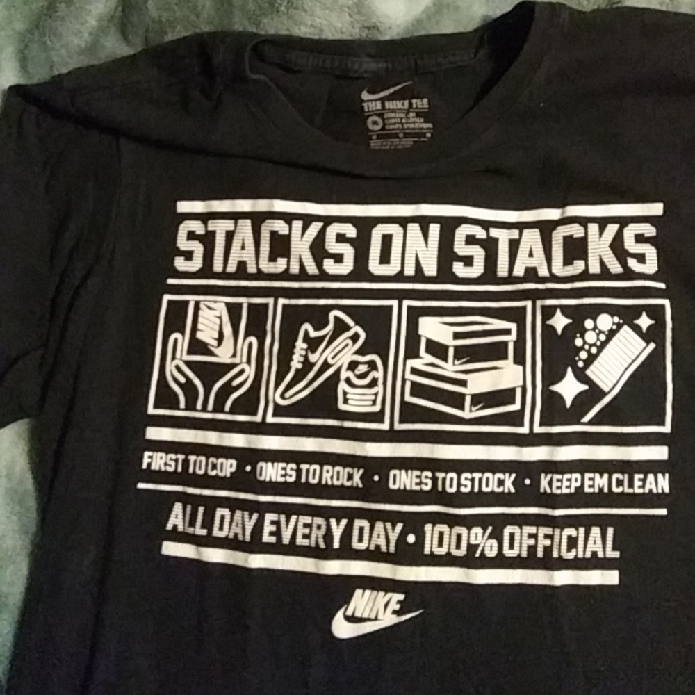 T-SHIRT